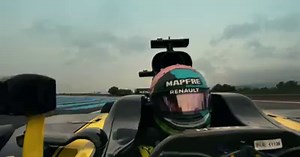 Check out the epic chase between our #ACH160 and the Renault F1 Team. An illustration of design, precision, innovation, & agility that come together to follow the flow of the stunning blue lines of the Paul Ricard race track at Le Castellet. Enjoy the heart-racing experience! #AirbusCorporateHelicopters #Renault #F1 #FormulaOne #Formula1 #Racing #AirbusHelicopters #H160 | Airbus Helicopters