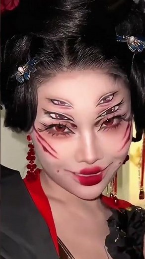 Gothic Glam: Halloween Vampire Eye Makeup Tutorial #makeup #makeuptutorial