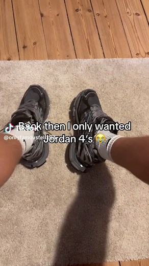 Unboxing Jordan 4 Sneakers: A Complete Review