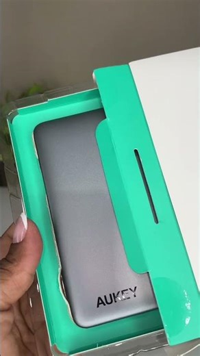 This 20000mah powerbank even charges laptops 😱 no more looking for an outlet at the coffee shop,