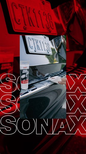 It's that easy to get a chrome shine! ✨ Using our Chrome Alupaste along with a Polishing Cloth, this rear bumper protector will be sparkling like new in no time! 🤩 The polish-containing paste cleans, protects, and maintains unpainted metals such as aluminum, chrome, copper, and brass. Perfect for use on cars, bikes, and – psst! – even around the house! 🤫 | SONAX International