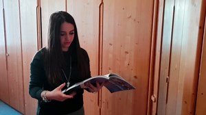 The dumbest girl in the world!