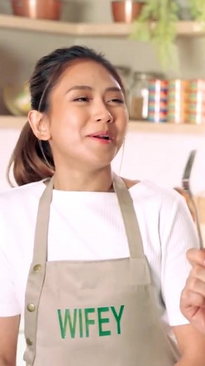 WIFEY Apron: Stylish Kitchen Outfit Ideas for Home Chefs