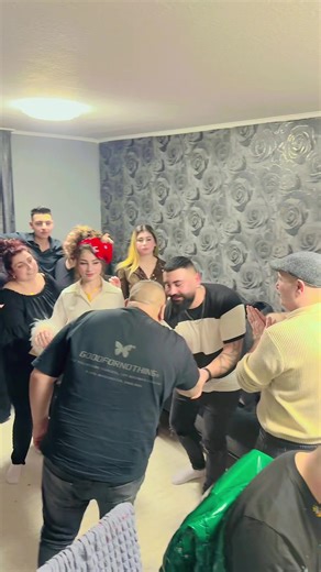 VİP_kamera (@vip_kamera)’s videos with orijinal ses - VİP_kamera