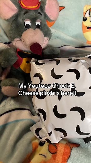 Unboxing My Youtooz Chuck E. Cheese Plush Toy