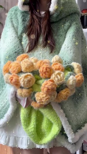 Stylish Winter Cape Crochet Tutorial for Beginners