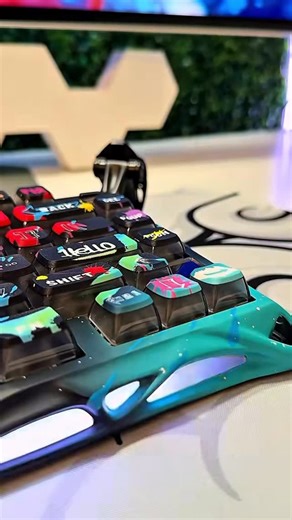 Amelia on Instagram: "Stop Scrolling. This Keyboard Is Addictive😵‍💫 -> Up to 10% off with my code: LEGEND @gravastar @gravastar.de ————————— #gravastarkeyboard #gravastar #keyboard #keyboardasmr #mechanicalkeyboards"