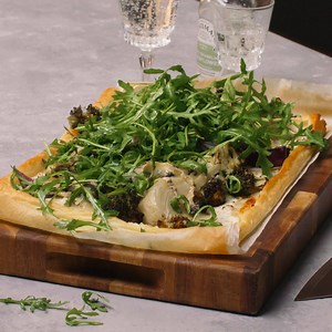 The precision control from the Samsung Dual Cook Flex Induction Hob allows you to create gourmet dishes with ease. Tantalise taste buds with the next recipe from our “On the Menu, with Samsung” series—broccoli, fennel and red onion tart with taleggio and thyme. | Samsung