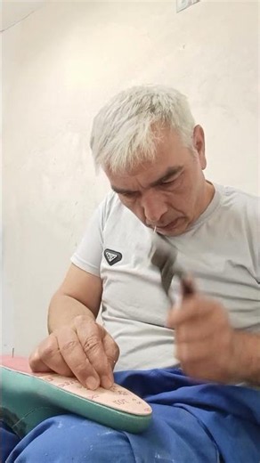 Why the Insole Must Be Fixed Before Upper Lasting | Real Shoemaking Process