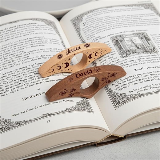 Personalized Book Page Holder, Thumb Book Page Holder, Book Lover Gift, Reading Finger Ring Page Holder, Thumb Page Spreader - Etsy