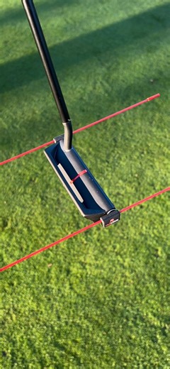 These are the side snap training aids, another magnetic training aid coming soon from @redstickgolf . They are designed to connect to the side of your putter giving you an extra alignment aid when practicing . Not all putters are magnetic so they come with a steel sticker that you can apply to the side of your putter and then the magnet In the side snaps will stick on to that . It does depend on the type of putter that you have as to how effective these will be as you can see with this @spoilerg