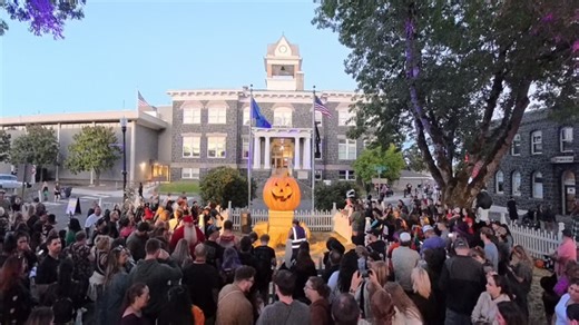 Behind the scenes, a look at the stars of Oregon’s ‘Halloweentown’