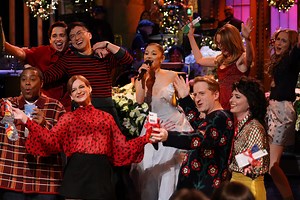 Watch Ariana Grande's SNL Sketches and Monologue from December 20's Christmas Episode