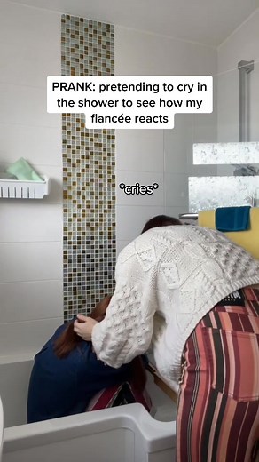 Couples Prank: pretending to cry to see how my fiancée reacts