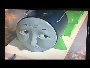 THOMAS & FRIENDS BIG STRONG HENRY-HENRY & HIS HAY FREIGHT CARS CRASHING OFF THE TRACKS