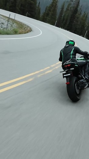 La sport tourer definitiva para los amantes de las emociones fuertes: así es la nueva Ninja 1100 SX ✨ Tanto si te enfrentas a carreteras sinuosas como si te embarcas en una aventura de larga distancia, esta moto ofrece un rendimiento de primer nivel, tecnología de vanguardia y una comodidad excepcional. #Kawasaki #KawaLove #KawaLife #KawasakiRiders #KawasakiNinja #LetTheGoodTimesRoll #Ninja #Ninja1100SX #sporttourer #NuevoModelo #RendimientoParaLlevarteMasLejos | Kawasaki España