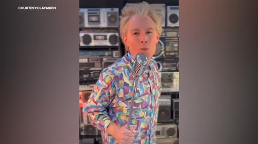 North Carolina's Clay Aiken returns to 'American Idol' stage for season finale