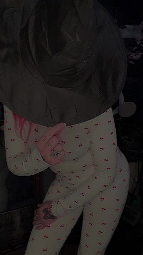 Diana Ferrer (@diana_moonchild_77)’s videos with original sound - yana - rawrry