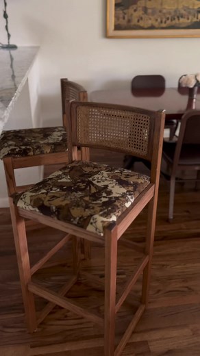 Transforming Vintage Bar Stools: 90s to 70s Makeover