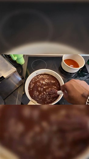 Fudge Frosting vs. Ganache: The Whisk Trick!