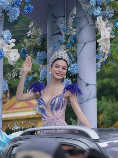 👑 𝐐𝐮𝐞𝐞𝐧'𝐬 𝐇𝐨𝐦𝐞𝐜𝐨𝐦𝐢𝐧𝐠. 𝐀 𝐍𝐚𝐭𝐢𝐨𝐧'𝐬 𝐃𝐫𝐞𝐚𝐦.🇲🇲 From proudly representing Hpa-An to earning the Miss Universe Myanmar 2026 crown, this journey has been made possible by the unwavering love and support of everyone. Today, the warm welcome from the people of Hpa-An is more than a homecoming—it is a reminder that every dream begins at home. As she embarks on the next chapter, carrying the name of Myanmar to the Miss Universe 2026 stage, let's stand together and support our
