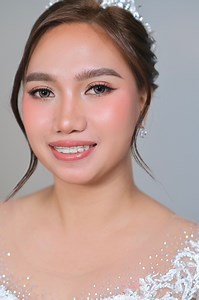 Her skin? To die for.😍 Sharing this bridal makeup with my beautiful bride, Jennifer🌸 Makeup by Mark Isorena Coiffed hair by JM PV : Loyal Production Prep : Marikina Hotel | Mark Jordan Antonio Isorena