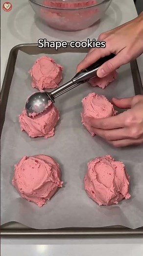 These 5-Minute Strawberry Crunch Cookies are insanely easy 🍓🔥 No baking, just mix and chill!