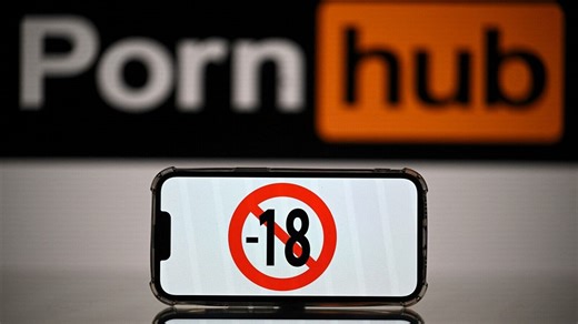 Tre siti porno nel mirino della Commissione europea
