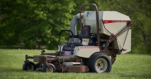 Grasshopper Mowers | MidMount PowerVac Collection Systems