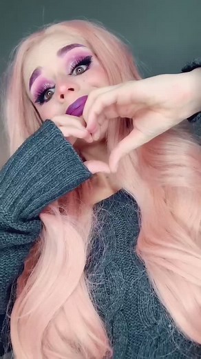 That emoji WORKS #taylortomlinson #comedytiktok #comedyskit #makeup #fyp