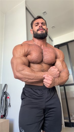 Rodrigo Cavalcanti IFBB PRO on Instagram: "Treino concluído ✔️ @peixoto.lucas Peitoral + ombro Coach: @andrielcaruso Treinador @felipemeed Personal : @peixoto.lucas"