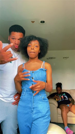 The fam wanted to be in the vid so bad😚💕