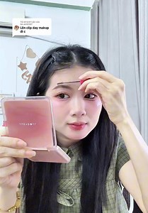 Cách kẻ lông mày bằng bút Judydoll màu nâu hồng