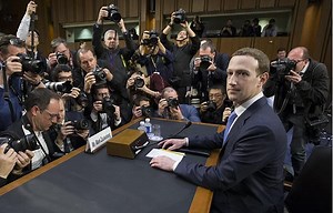 ¿Mark Zuckerberg es un robot?