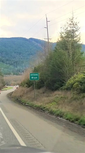 Passing by the Seven Cedars Casino & Hotel in Blyn, Washington returning from Sequim. Easy to get in the Christmas spirit on this stretch of Highway 101 | Good Dad Bad Man