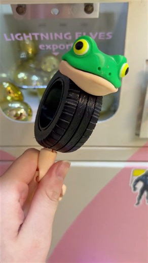 What treasure is hidden inside the claw machine?! Part 72 #arcade #clawmachine #prize