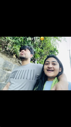 素敵なカップルの日本ライフを楽しんで！