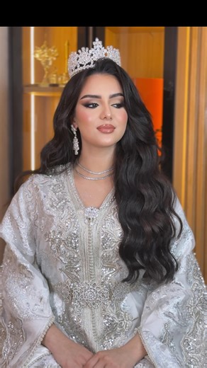 Hanane Achiban Mua ⚜️ | ‎⁨ ⁨ ⁨ ⁨ ⁨ ⁨ ⁨ ⁨ ⁨ الترند على الطريقة المغربية 🇲🇦🔥 . . . 🎥 ‪‪@aichaamghar1‬‬ #makeupartist #morocco #rabat #bride #ccasa⁩⁩⁩⁩⁩⁩⁩⁩⁩‎ | Instagram