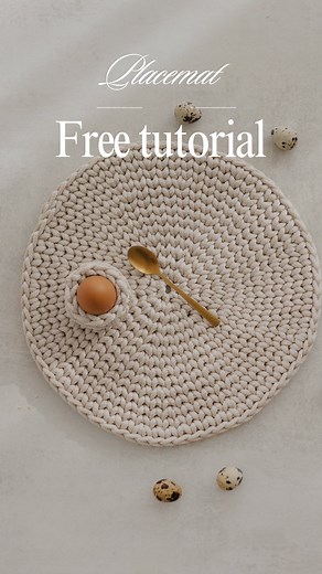 Free tutorial, how to crochet placemats - comment below 👌🏻🧶 You can crochet one placemat in only 2 hours ☺️ I will teach you, how to make it ☺️ #handmade #crochet #crochetaddict #howto #doityourselfproject #doitforyourself #crochetideas #crochetforbeginners | Monomey Studio