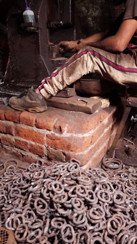 Crafting Iron Chain Parts from Old Rusty Bars