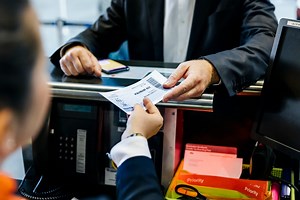 This Is the Best Time to Upgrade Your Flight, Say Experts