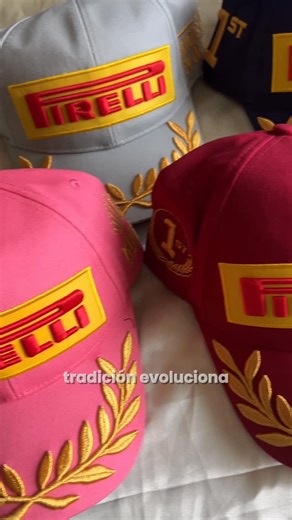 DRIVER 1 on Instagram: "¡ÚLTIMAS PIEZAS! 🔥🔥 Lleva ahora mismo tu gorra favorita de la temporada 2025 de Pirelli, nos quedan piezas limitadas así que apúrate, y recuerda que además tienen descuentos!!! 🏎️💨 No dejes pasar esta oportunidad una vez pues NO volverán!!! —> DRIVER1.com 😎"