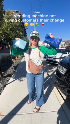 Girl math is thinking it’s really expensive to stock your vending machines with change #vendingmachine #vendingmachinebusiness #dayinthelife #restock #sidehustle #passiveincome #workvlog | Emmeworks