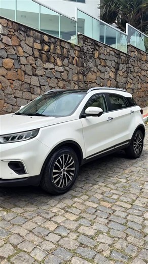 REVENDA DE CARROS on Instagram: "🚗 Ford Territory 2021 — SUV premium, tecnológico e cheio de presença! ✨ Branco pérola com interior caramelo que impressiona ✅ Rodas diamantadas ✅ Modo Sport ✅ Freio de mão eletrônico ✅ Multimídia com espelhamento ✅ Câmera 360° ✅ Teto solar elétrico e panorâmico 💰 R$ 118.900 — nível premium com excelente custo-benefício! 📍 Só na Plaza Veículos — vem conferir de perto!"