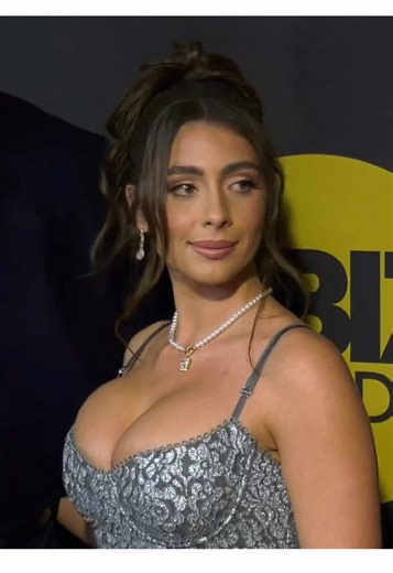 Tru Kait's Glamorous Appearance at Award Show