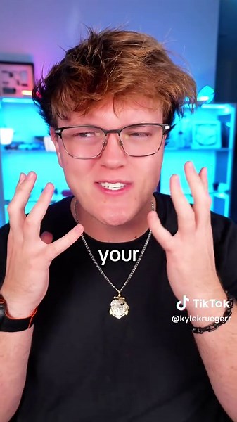 this is not a fan. it heats in seconds, moves warmth across the room, and eco mode cuts power. dry winter air? the dreo humidifier 409s fixes it. #DREOPartner #DREO #DREOBlackFriday #DREODualSavings #tech