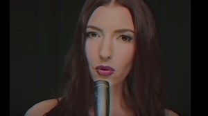 Chrysta Bell’s ‘Beat the Beat’ Video: David Lynch’s Muse and ‘Twin Peaks’ Star Shares Grimy VHS-Inspired Clip – Watch
