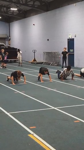 The Importance of Speed in Sports 🏃‍♂️⚡ Speed is a game-changer in nearly every sport. Whether it’s chasing down a ball, breaking away from an opponent, or sprinting to score, being fast gives young athletes a competitive edge. Here’s how sprint training helps enhance performance for youth athletes: 🔹 Explosive Acceleration: Sprint drills teach athletes to start quickly, crucial for those first few steps in any sport. 🔹 Top-End Speed: Developing maximum sprint speed means getting to the ball