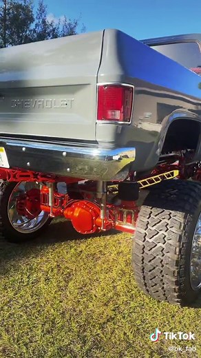 SQAUREBODY #bkfab #sqaurebody #crewcabsquarebody #followers #nsecure #duramaxswap #duramax #liftedtrucks #kg1forged #customchassis