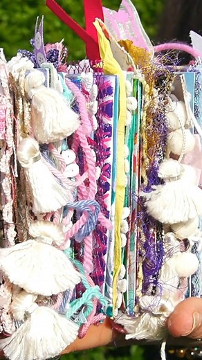 Mega Journal Magic ~ My New Mixed Media Class Minuteness #artjournal #mixedmedia #minibook #artjournalidea #artjournalideas #art #artist #junkjournal #journal #smashbook #gluebook #journaling #craft #video #class #workshop #tutorial #handmade #create #creative #inspiration #idea #ideas #mixedmediajournal #bookbind #bookbinding #mixedmediajournal #jennibellie #journalworkshops | Jennibellie